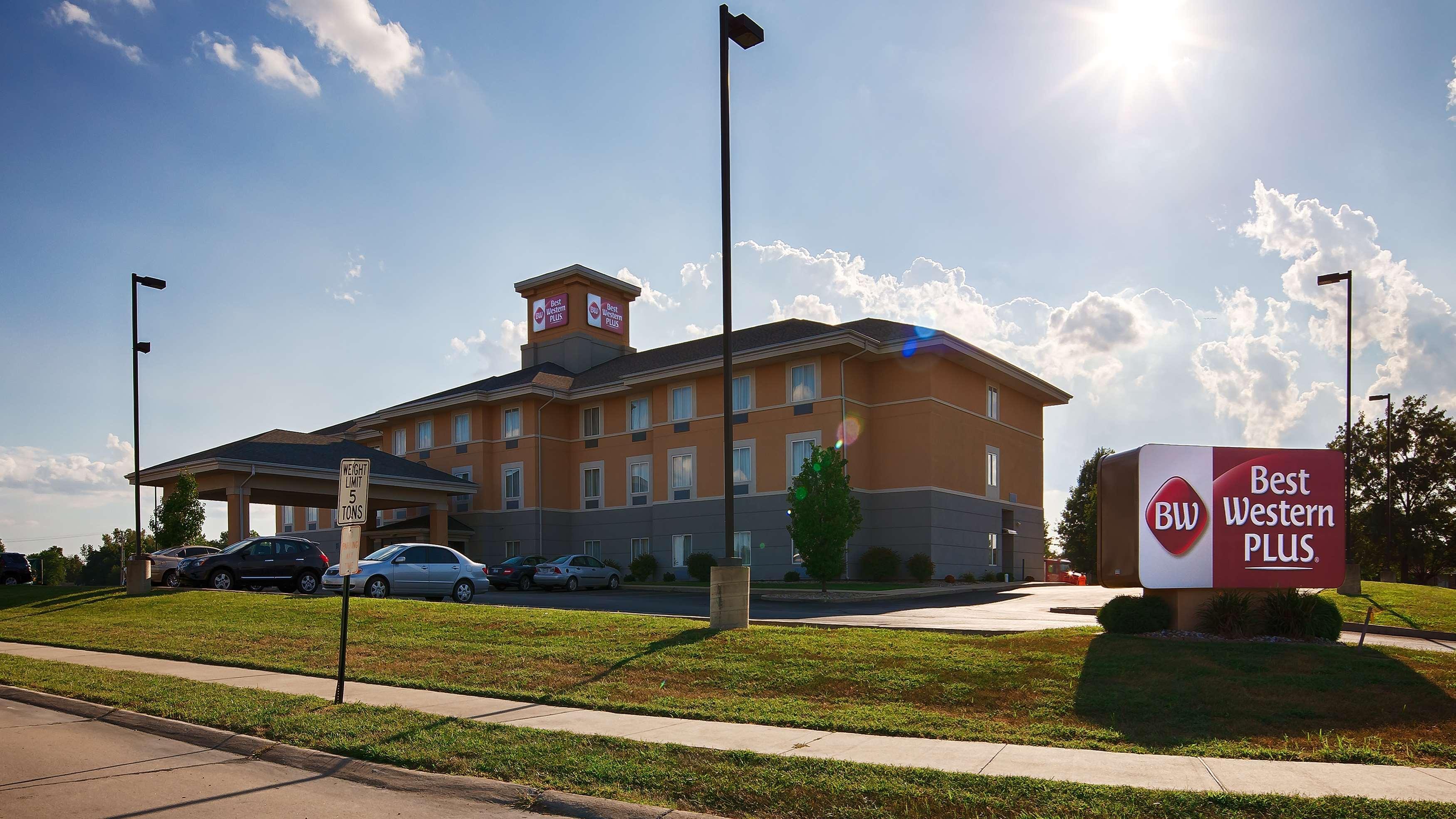 Best Western Plus Pontoon Beach Екстер'єр фото